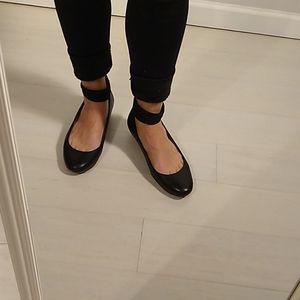 Tsubo Gylda black flats